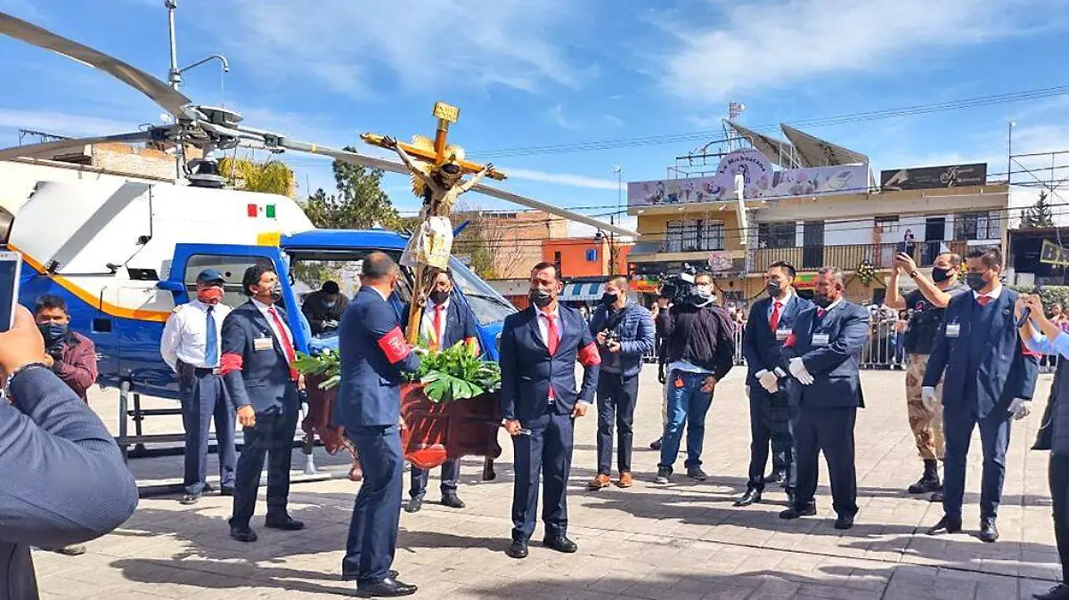 señor de las angustias en helicoptero